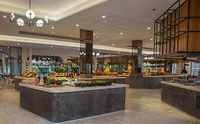 Grand Palladium Kantenah Resort And Spa